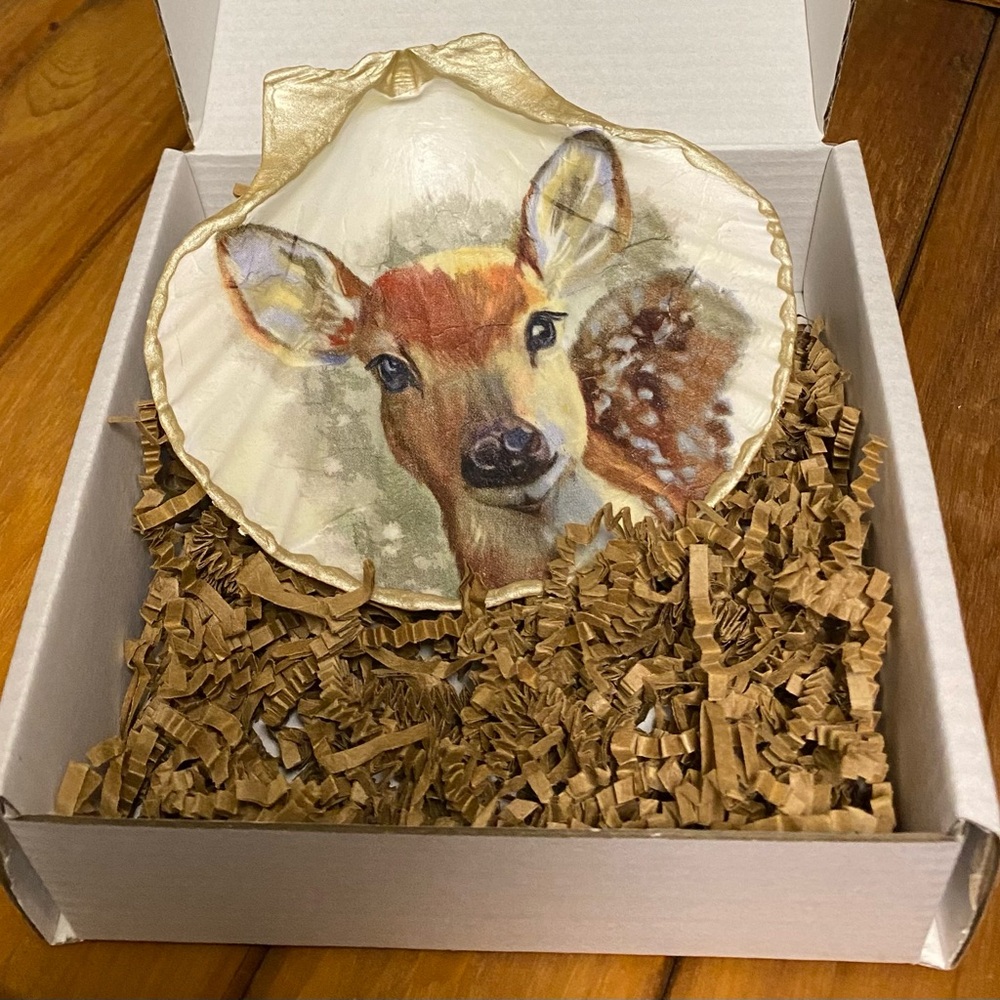 Decoupage Scallop Shell - Picture 2 of 3